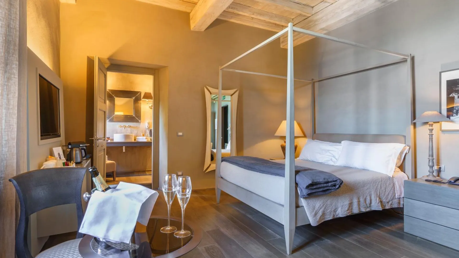 Villa Sassolini & Depandance Montevarchi Hotel