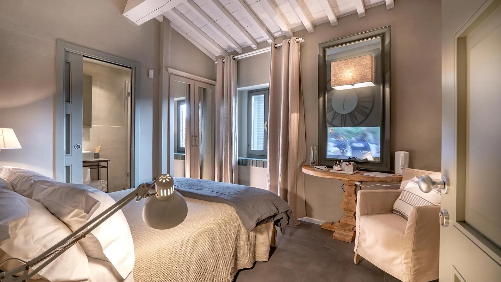 Villa Sassolini & Depandance Montevarchi Hotel